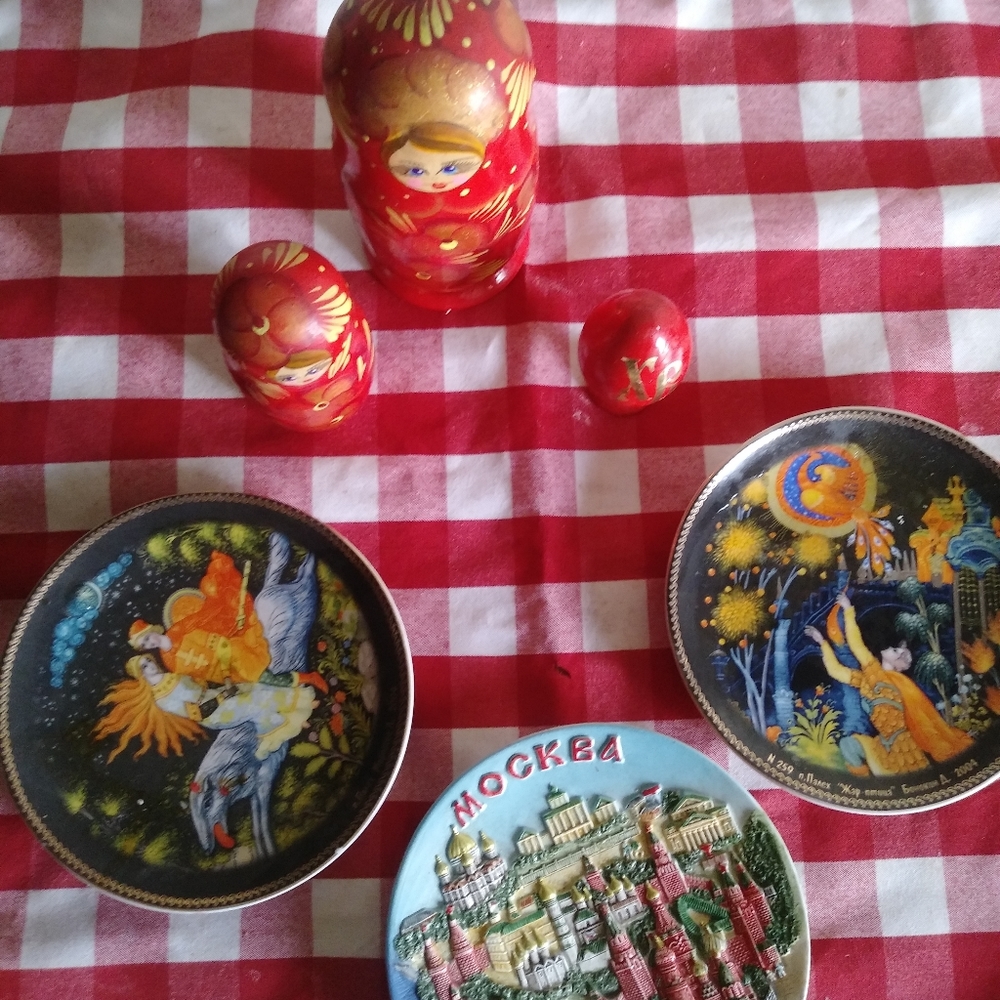 2 MATRYOSHKA +dolls 3party
vintage wall decorative